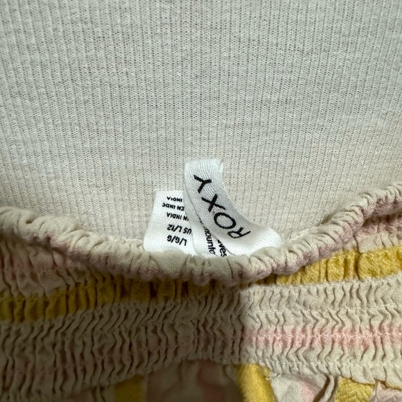 ROXY! Maui Nix 'Open Eyes' Tank Top in Medium. Well made with detailing! - Picture 3 of 3